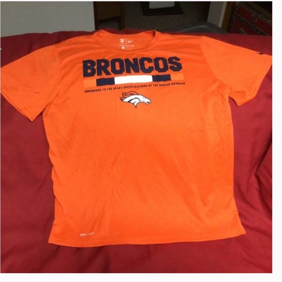 NFL DENVER Broncos tshirt - Picture 1 of 1